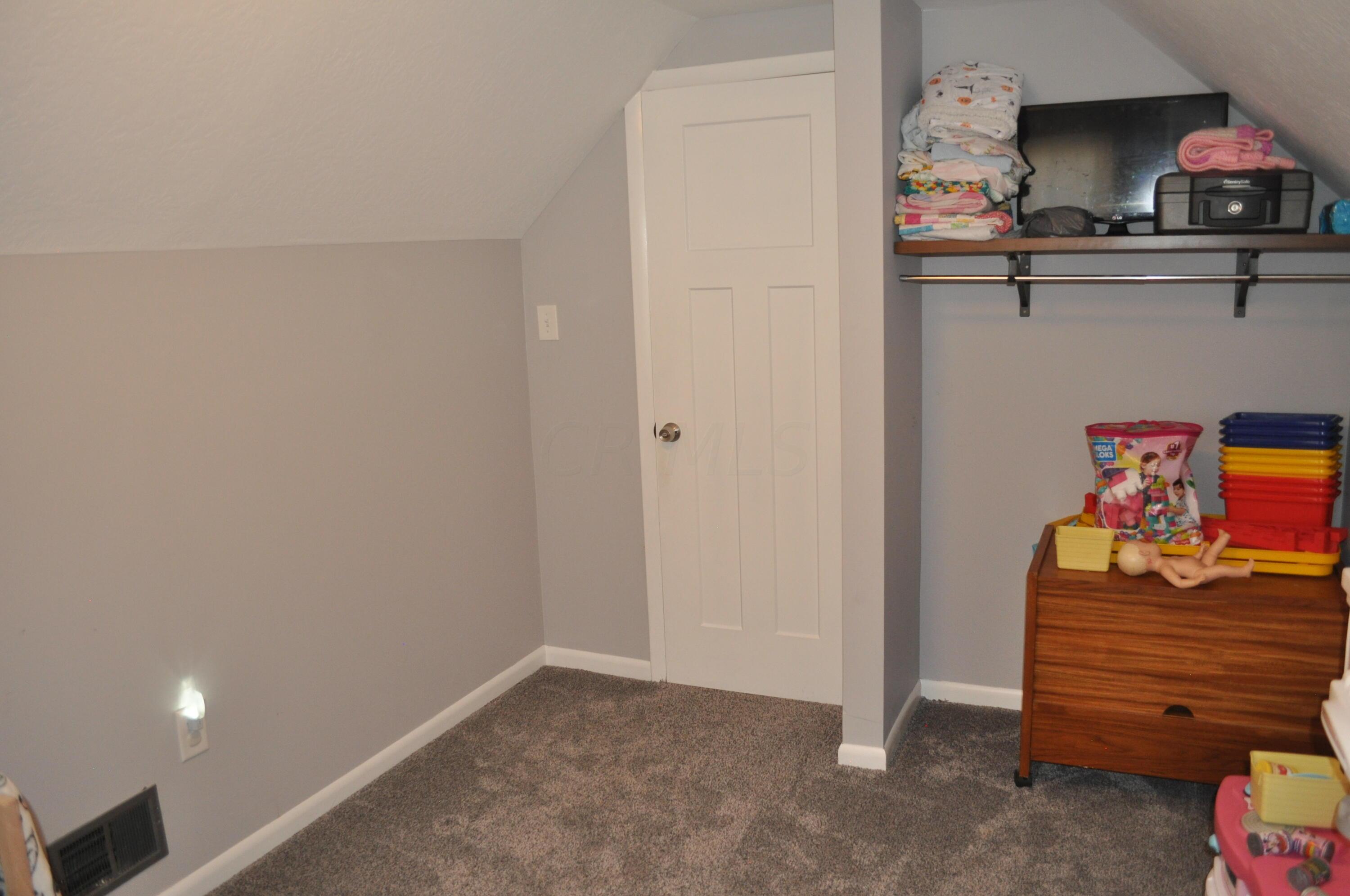 3386 Eakin Road Columbus, OH 43204 - Photo 21 of 31 Bedroom 2 Upstairs
