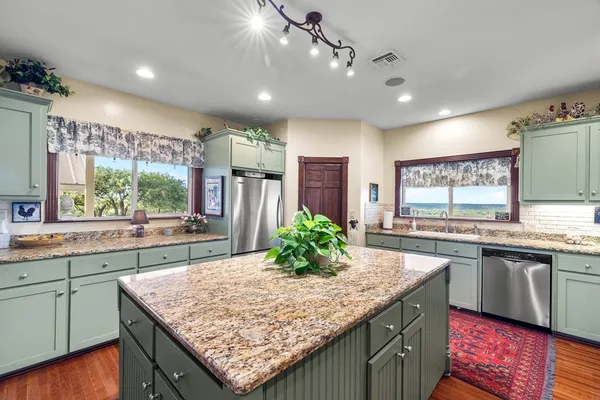 $1,090,000 | 247 Huntleigh Road South, Ingram, TX 78025