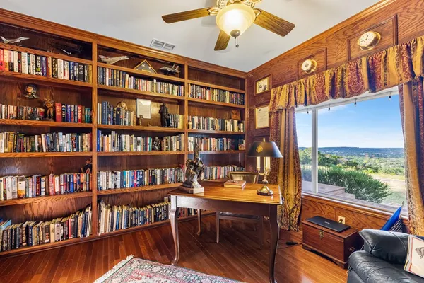 $1,090,000 | 247 Huntleigh Road South, Ingram, TX 78025