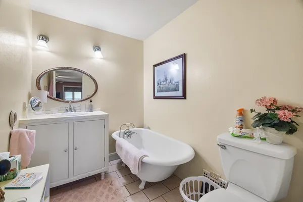 $1,090,000 | 247 Huntleigh Road South, Ingram, TX 78025