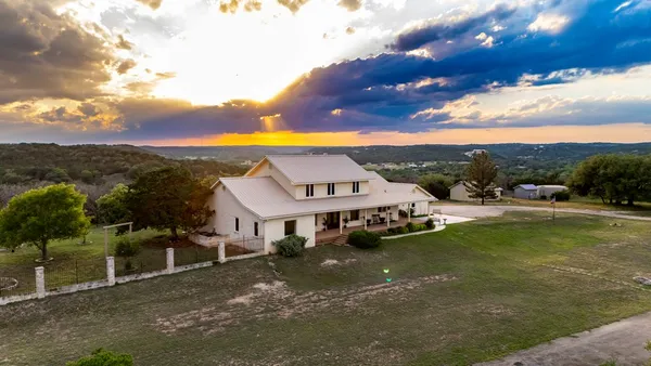 $1,090,000 | 247 Huntleigh Road South, Ingram, TX 78025
