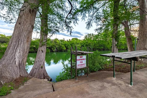 $1,090,000 | 247 Huntleigh Road South, Ingram, TX 78025