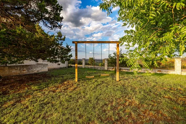 $1,090,000 | 247 Huntleigh Road South, Ingram, TX 78025