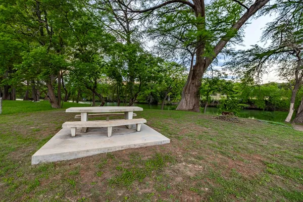 $1,090,000 | 247 Huntleigh Road South, Ingram, TX 78025