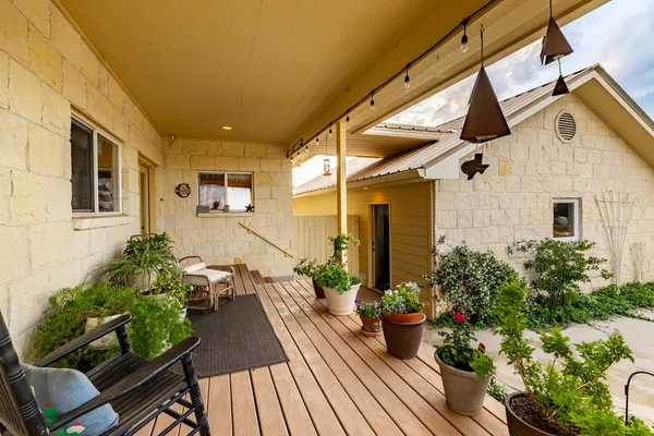 $1,090,000 | 247 Huntleigh Road South, Ingram, TX 78025