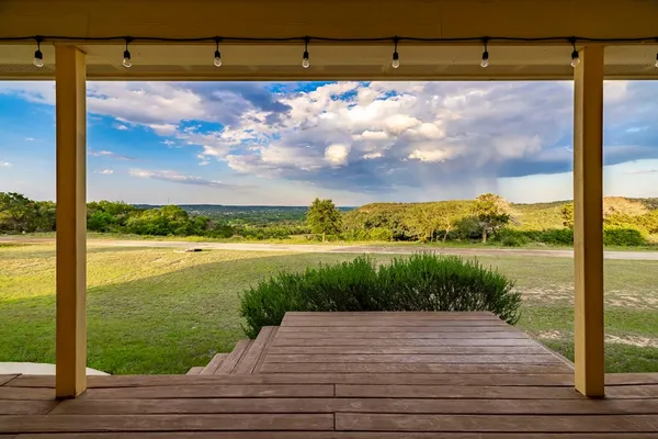 $1,090,000 | 247 Huntleigh Road South, Ingram, TX 78025