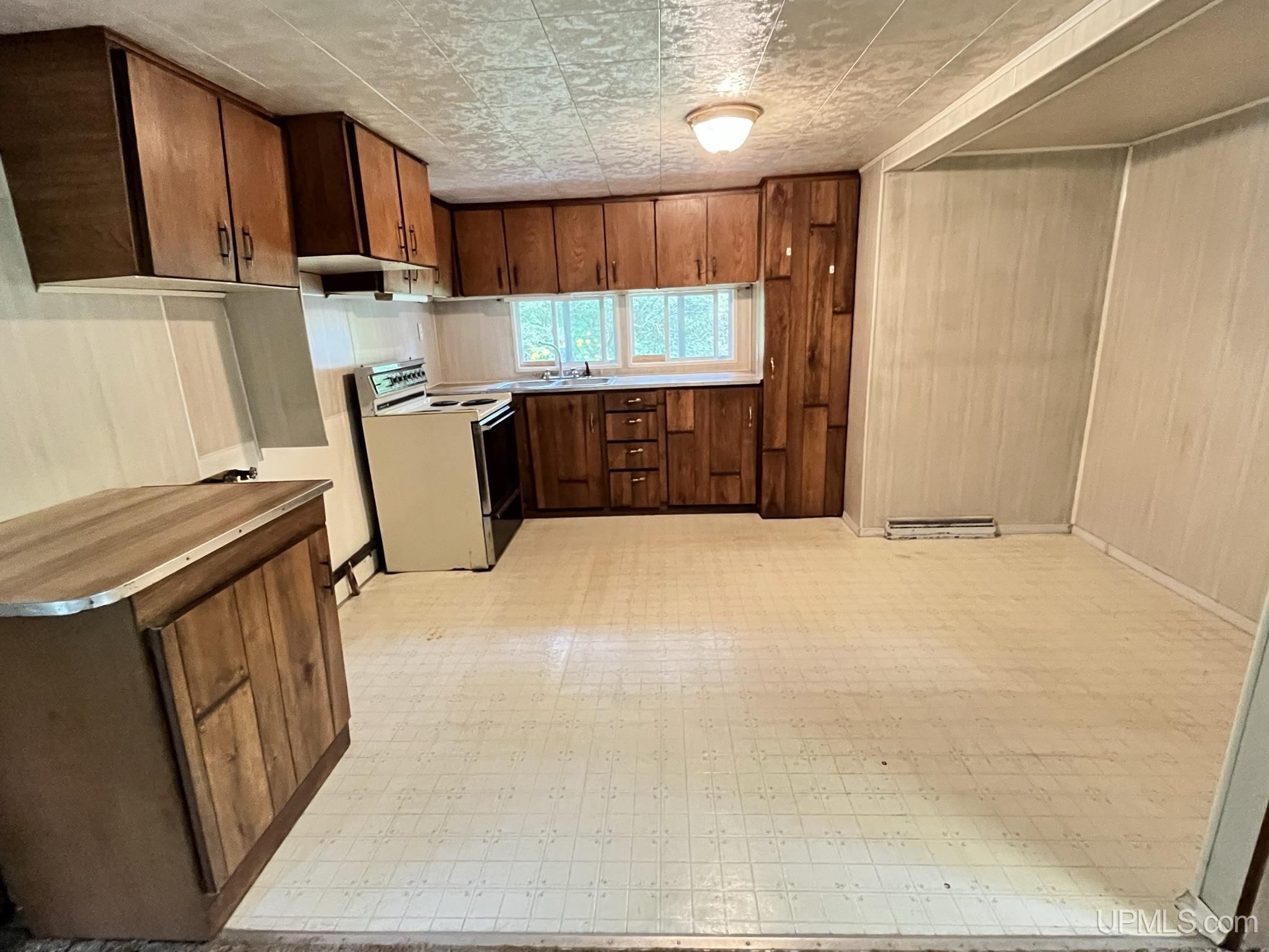5049 N Gardapee Road Manistique, MI 49854 - Photo 8 of 43