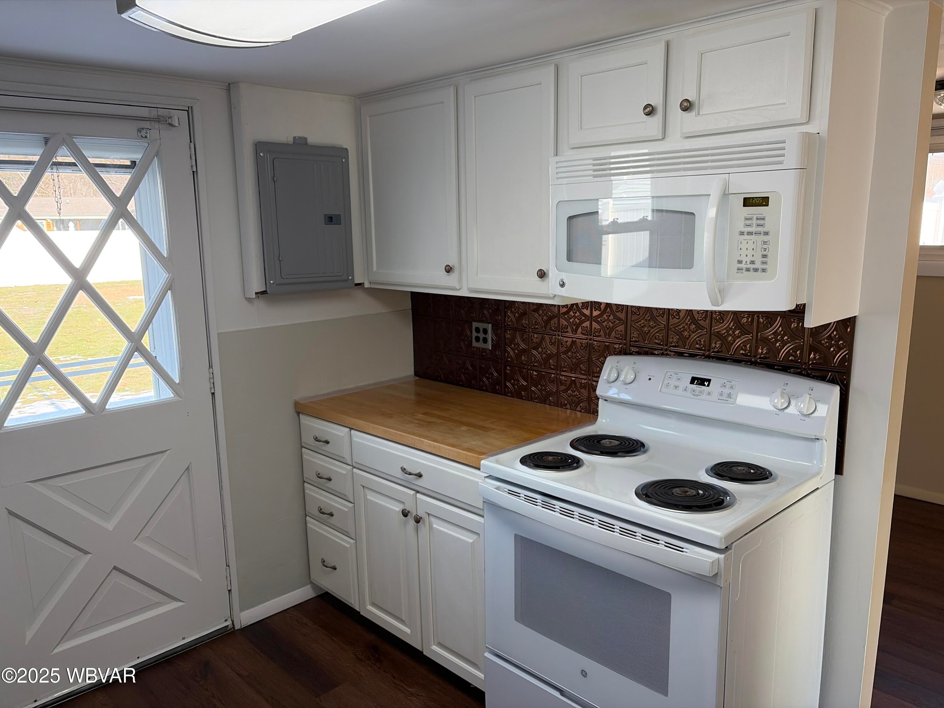 1007 Arthur Road Montoursville, PA 17754 - Photo 8 of 20 Kitchen