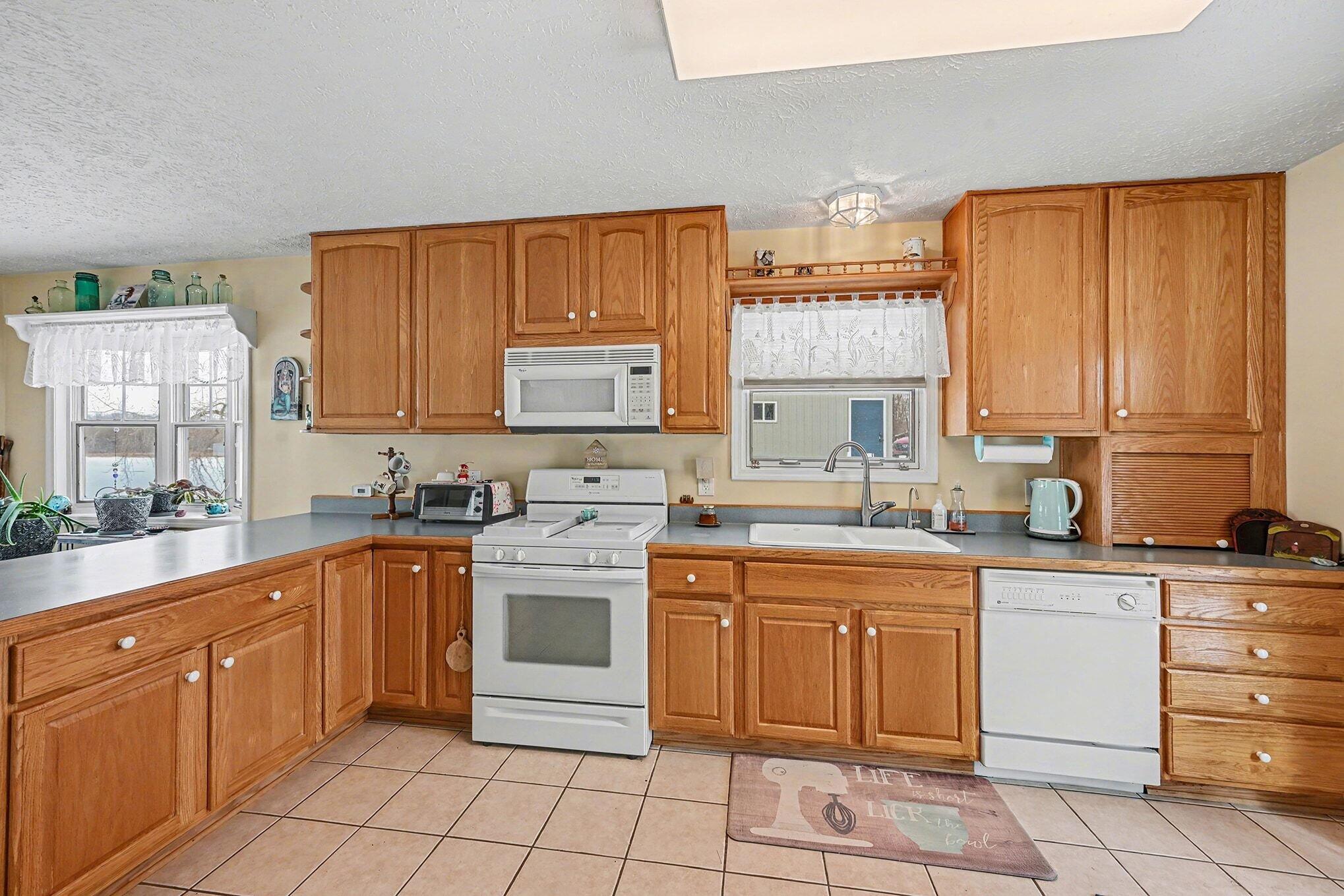 5201 12 1/2 Mile Road Burlington, MI 49029 - Photo 2 of 36 006_file_8134