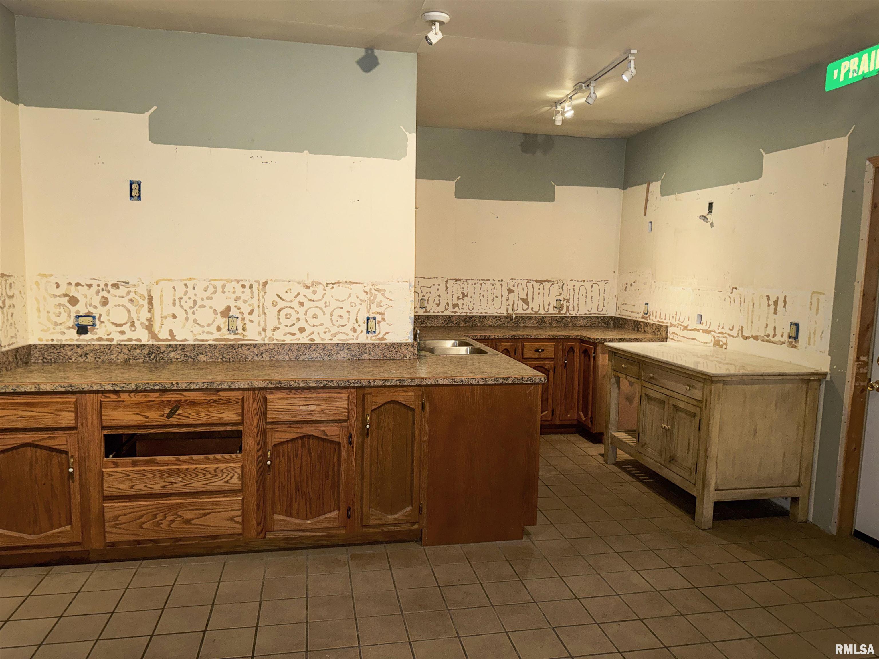 300 West Prairie Avenue Decatur, IL 62522 - Photo 8 of 18 Gallery Image 8