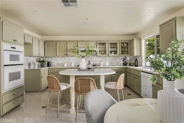 $1,988,000 | 7 Carriage Drive, Irvine, CA 92602