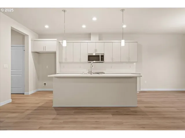 $569,900 | 12316 Northeast 107th Way, Vancouver, WA 98682