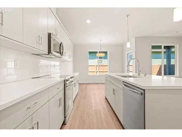 $569,900 | 12316 Northeast 107th Way, Vancouver, WA 98682