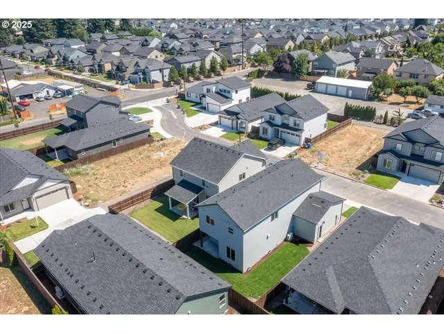 $569,900 | 12316 Northeast 107th Way, Vancouver, WA 98682