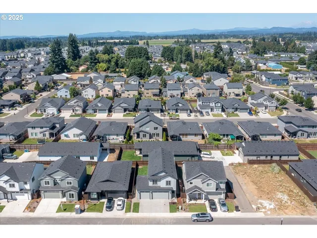 $569,900 | 12316 Northeast 107th Way, Vancouver, WA 98682