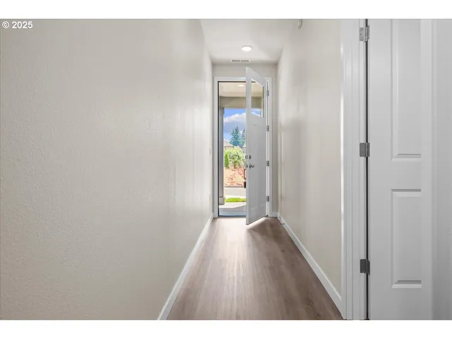 $569,900 | 12316 Northeast 107th Way, Vancouver, WA 98682