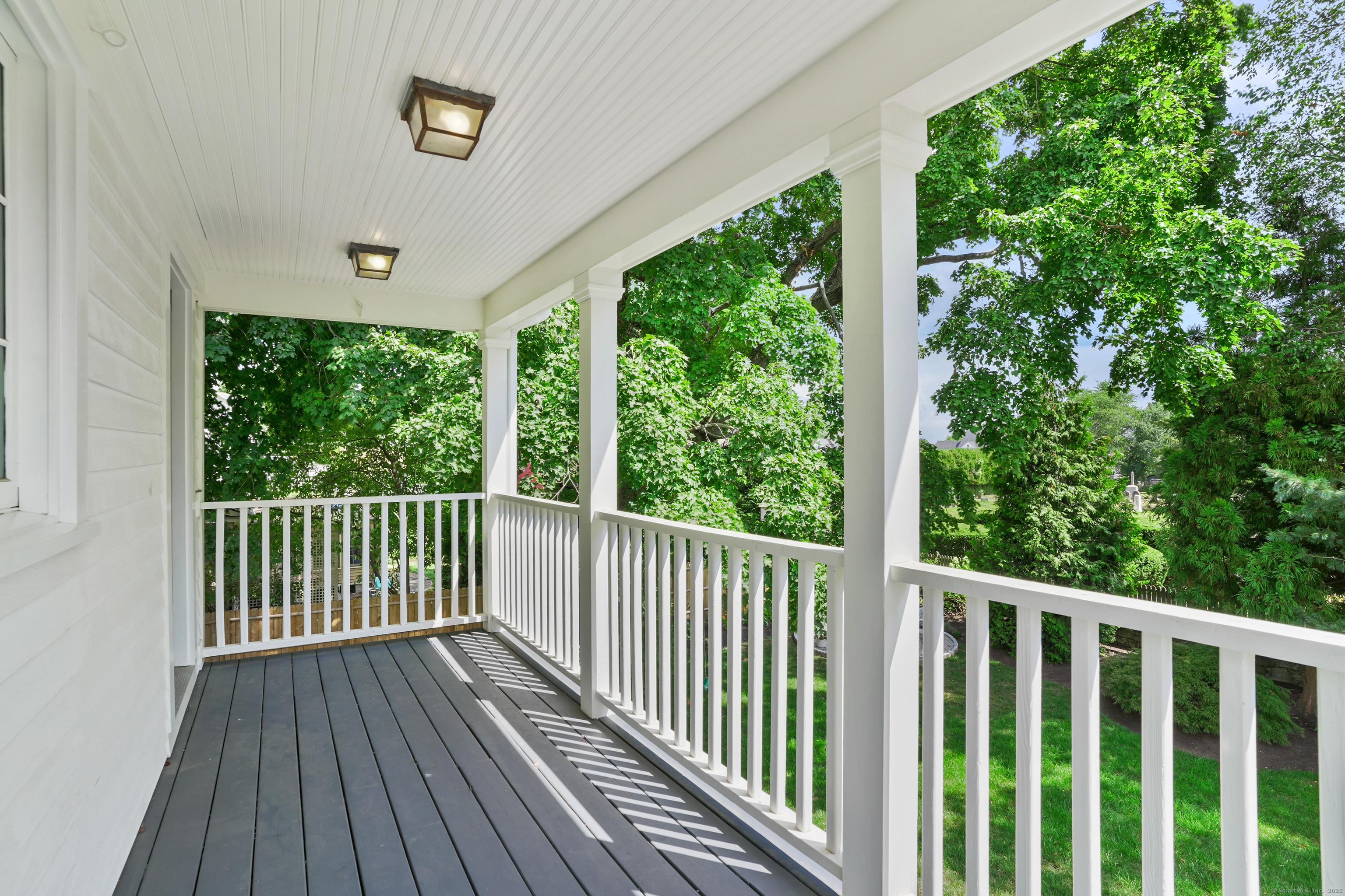215 Old Post Road Fairfield, CT 06824 - Photo 29 of 39