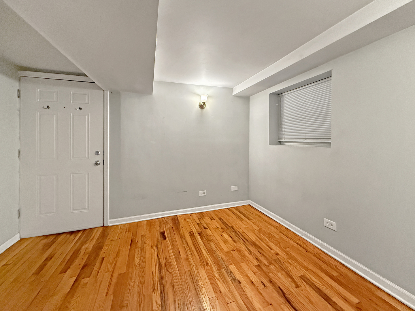 1513 West Addison Street Chicago, IL 60613 - Photo 26 of 33