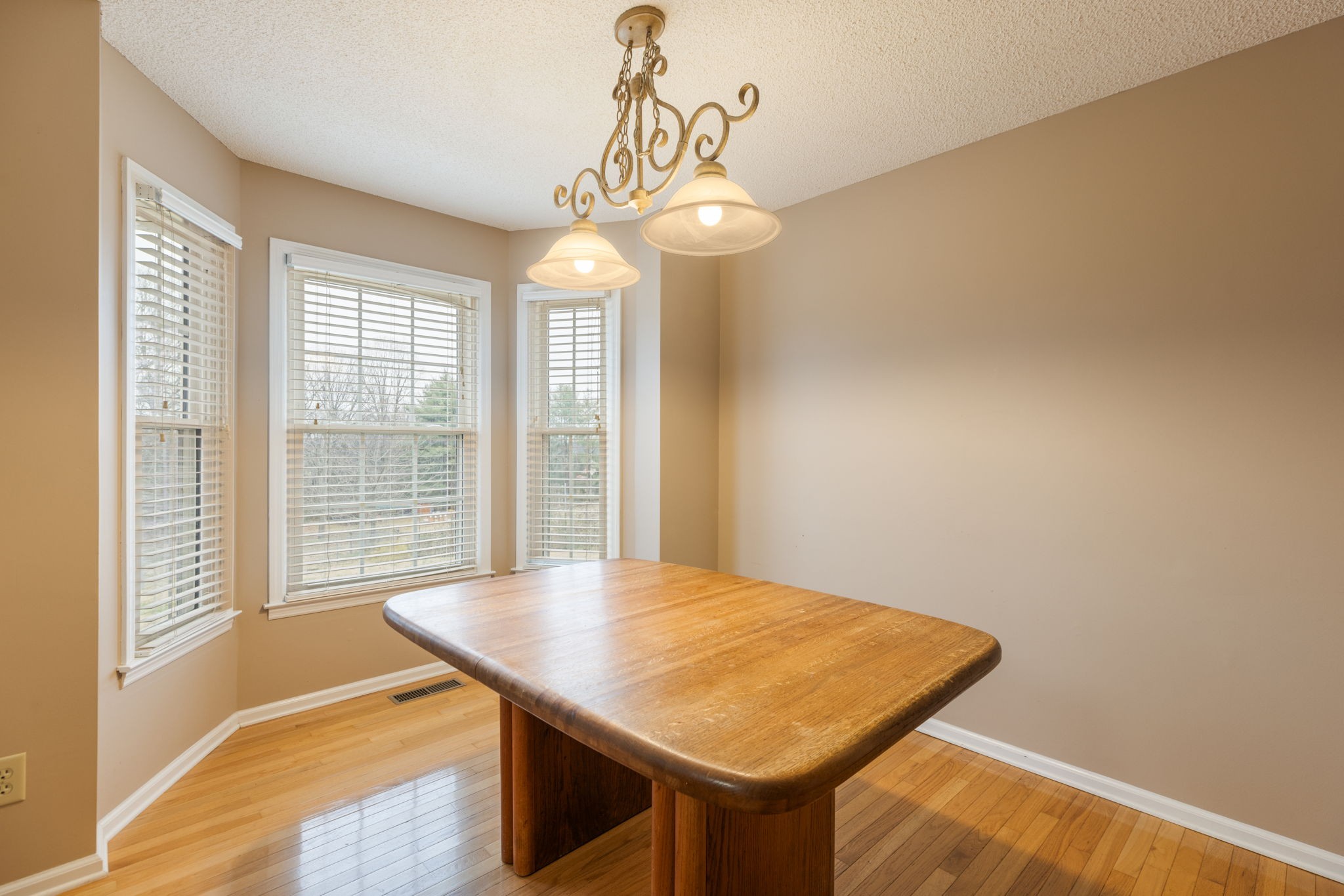 1086 Cliff White Road Columbia, TN 38401 - Photo 8 of 28 Gallery Image 8