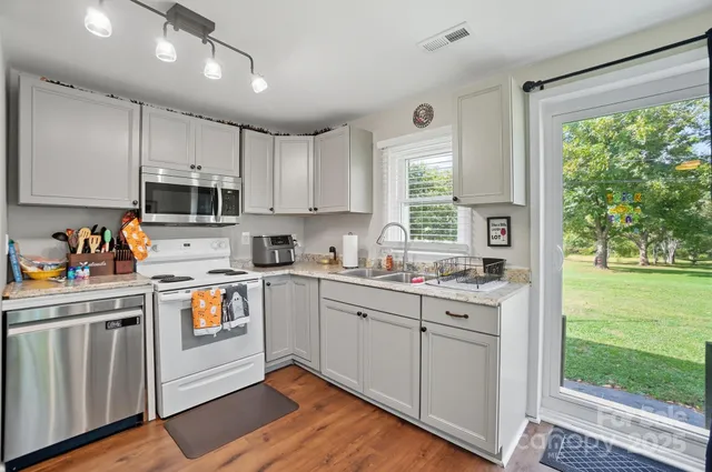 $300,000 | 210 Roy Bell Road, Kings Mountain, NC 28086