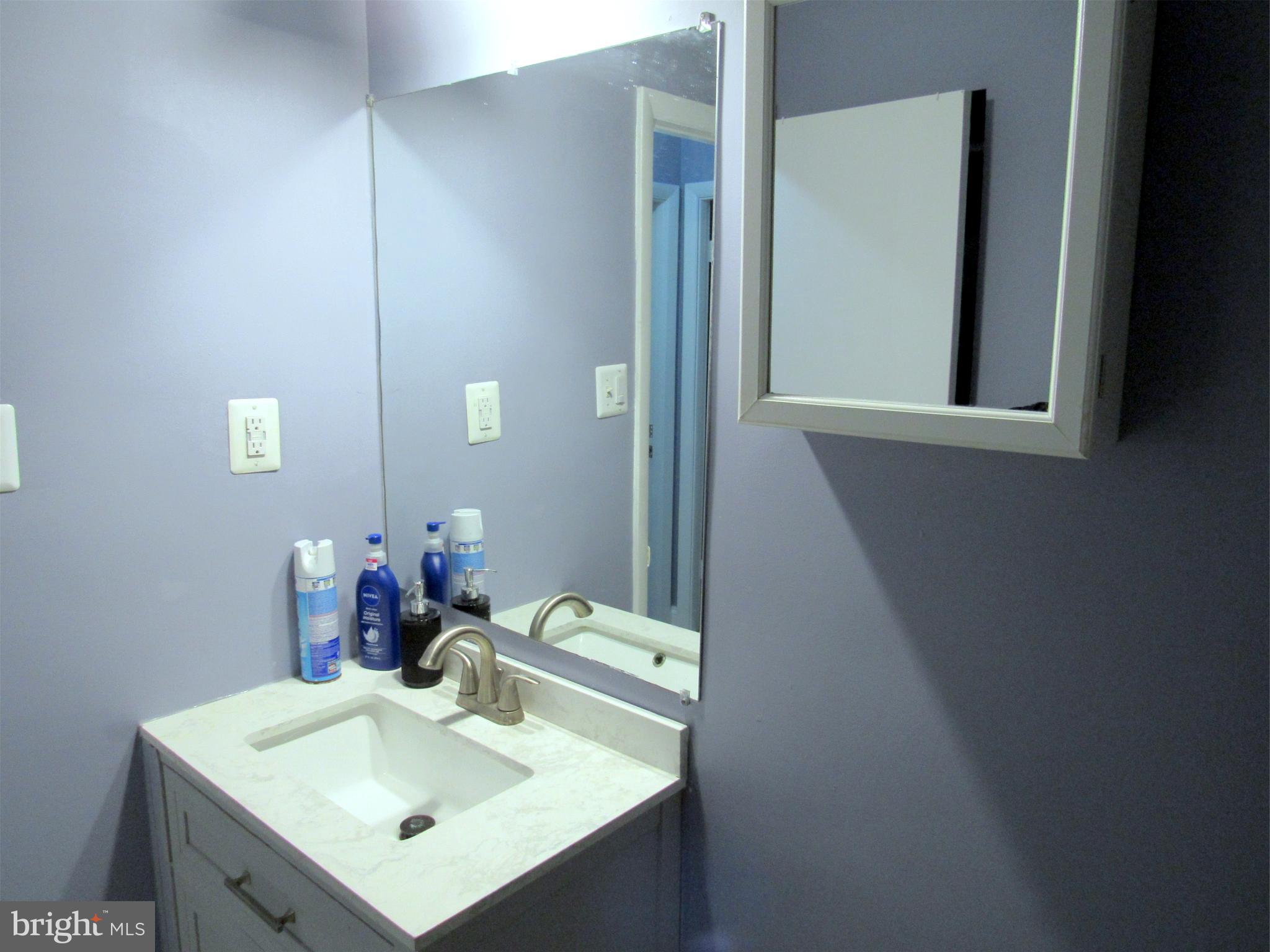 3924 Rolling Rd., Unit B6 Baltimore, MD 21208 - Photo 19 of 23 Large Second Bath