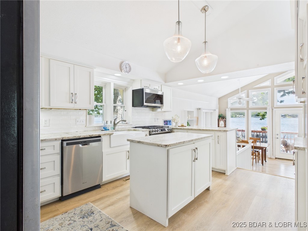 30089 Gresham Road Gravois Mills, MO 65037 - Photo 10 of 52 Beautiful custom kitchen with high-end finishes an