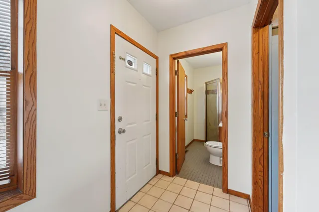 $1,950 | 661 Surrey Avenue East, St. Paul, MN 55106