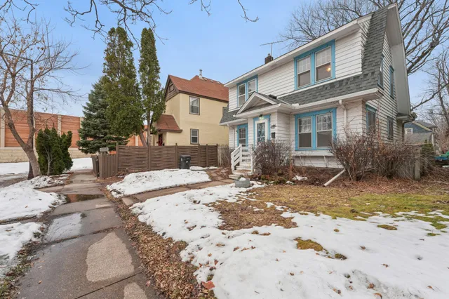 $1,950 | 661 Surrey Avenue East, St. Paul, MN 55106