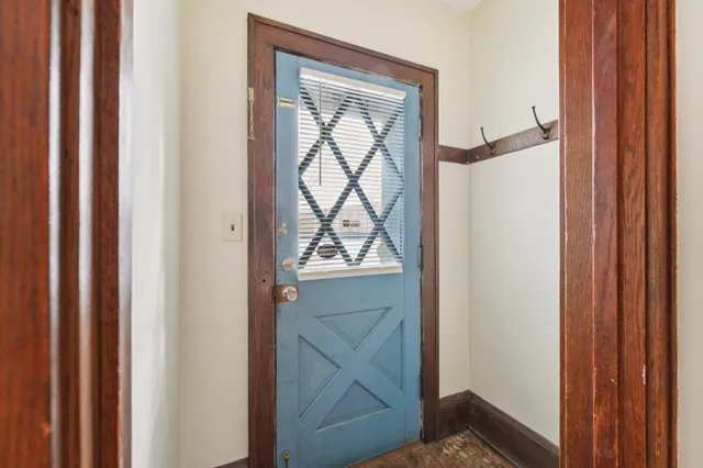 $1,950 | 661 Surrey Avenue East, St. Paul, MN 55106