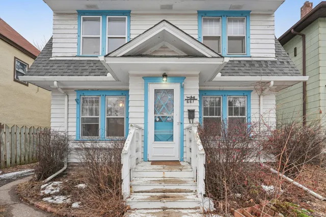 $1,950 | 661 Surrey Avenue East, St. Paul, MN 55106