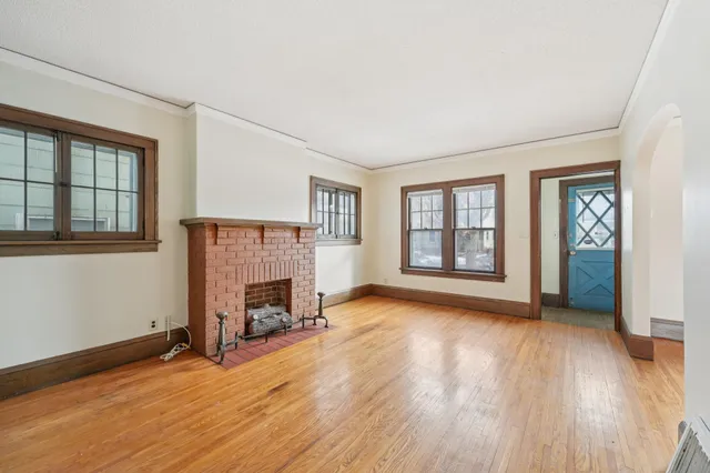 $1,950 | 661 Surrey Avenue East, St. Paul, MN 55106