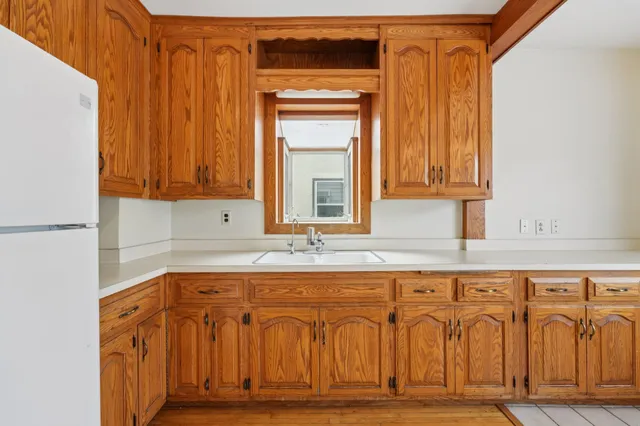 $1,950 | 661 Surrey Avenue East, St. Paul, MN 55106