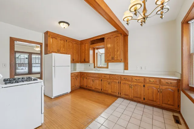 $1,950 | 661 Surrey Avenue East, St. Paul, MN 55106