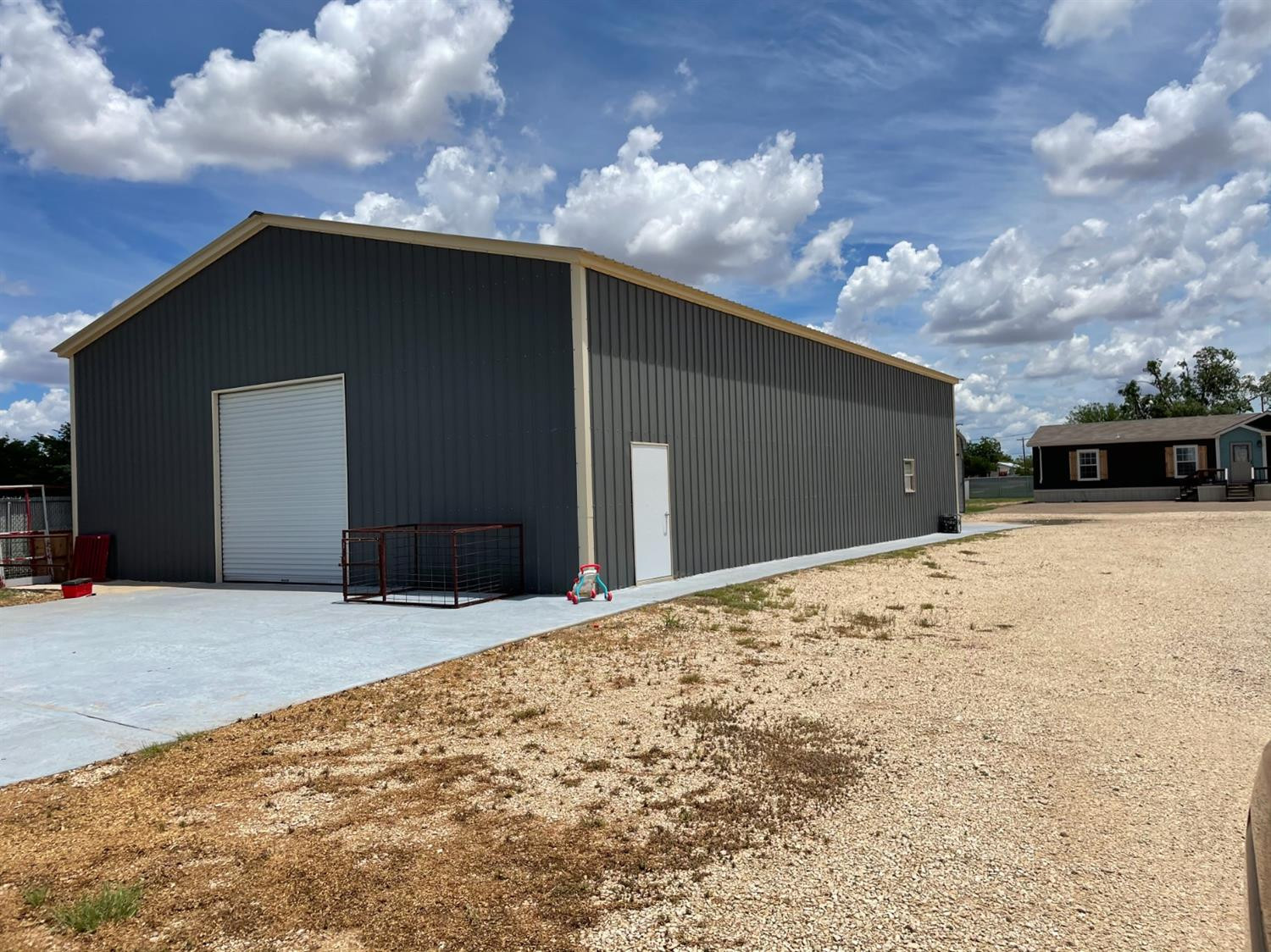 403 Geisler Quitaque, TX 79255 - Photo 8 of 26 a backyard of a house