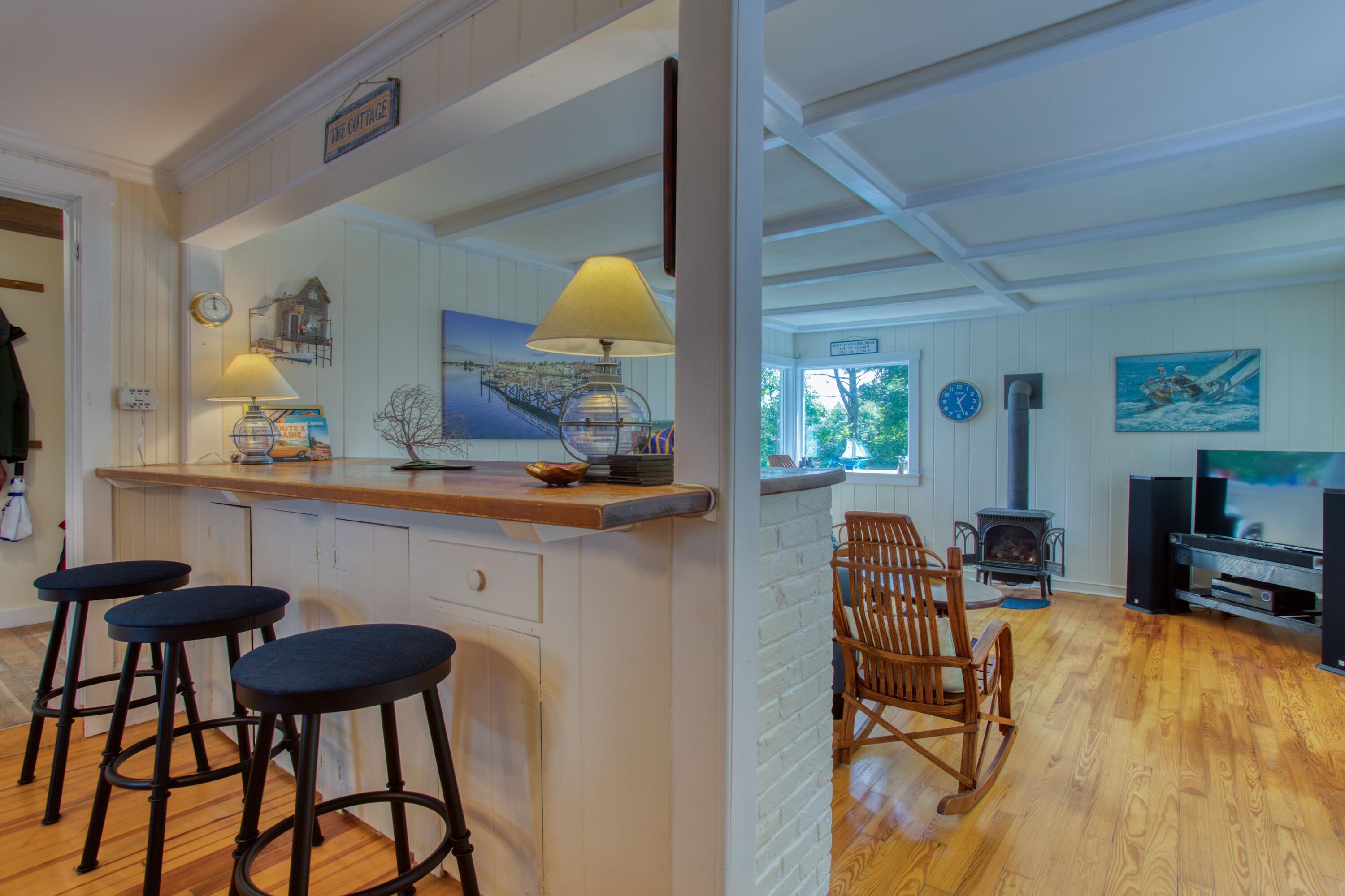 15 Snow Road Boothbay Harbor, ME 04538 - Photo 11 of 46 Dining Bar