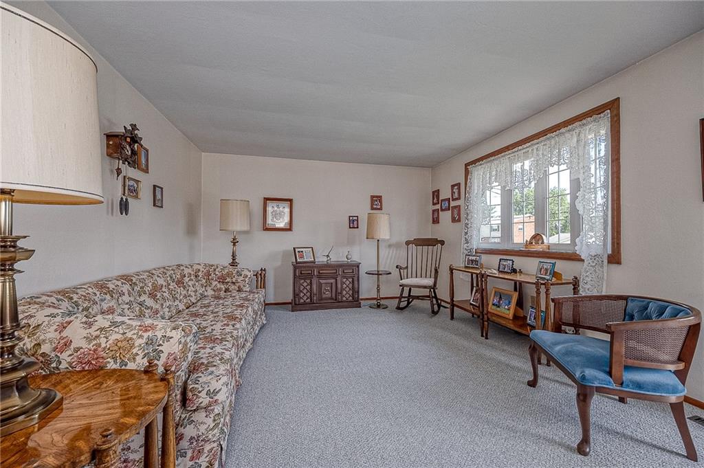 12 Highbury Road Cheswick, PA 15024 - Photo 4 of 36
