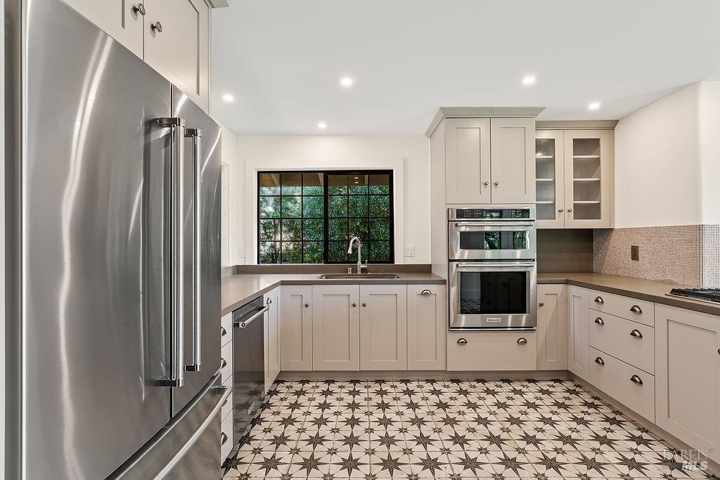 549 Catherine Court Santa Rosa, CA 95409 - Photo 16 of 58