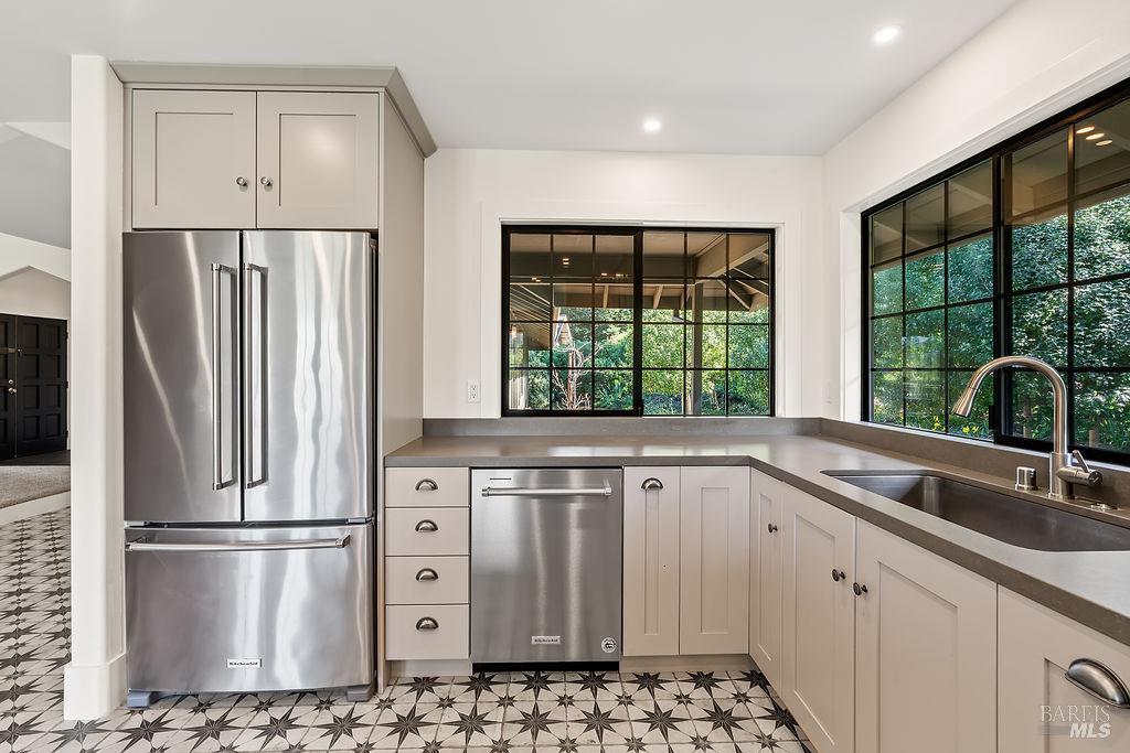 549 Catherine Court Santa Rosa, CA 95409 - Photo 17 of 58