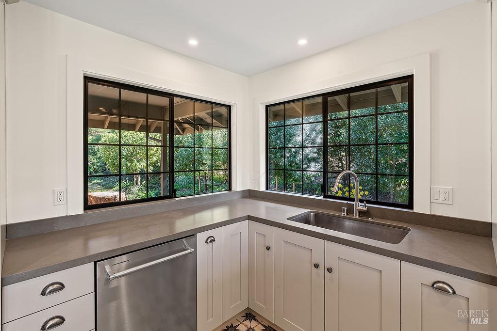 549 Catherine Court Santa Rosa, CA 95409 - Photo 18 of 58