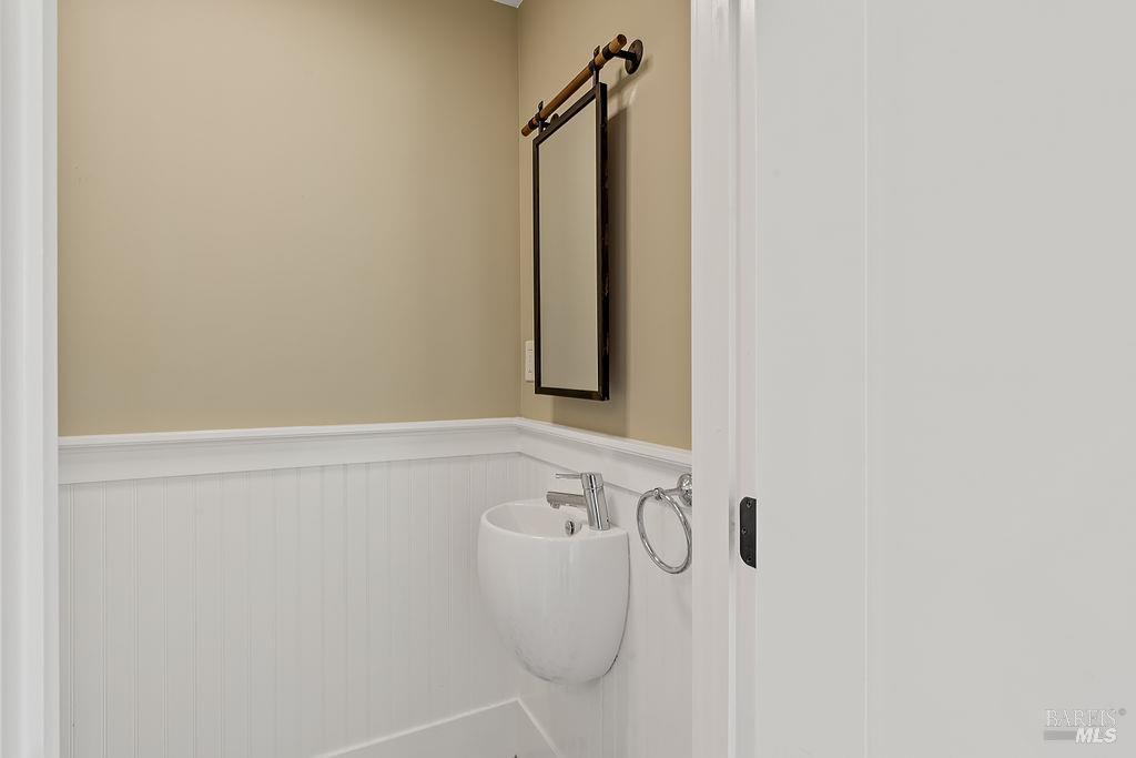 549 Catherine Court Santa Rosa, CA 95409 - Photo 31 of 58 HALF BATH