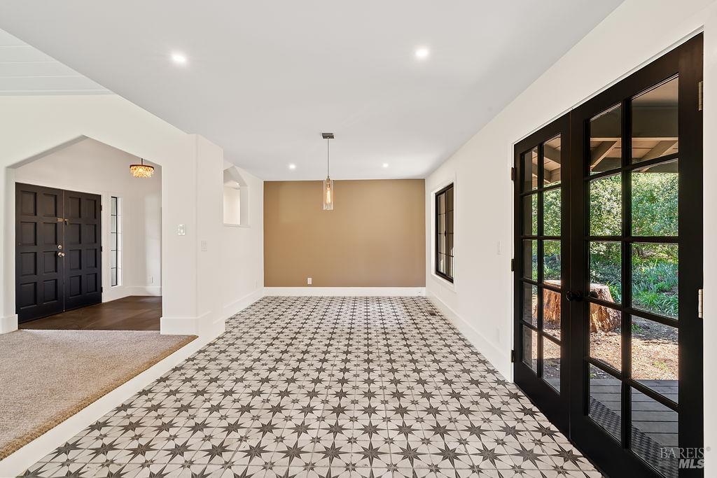 549 Catherine Court Santa Rosa, CA 95409 - Photo 10 of 58 FORMAL DINING AREA