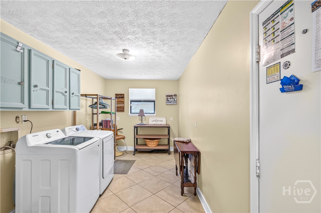 107 Robin Road Savannah, GA 31419 - Photo 29 of 40 Laundry Room