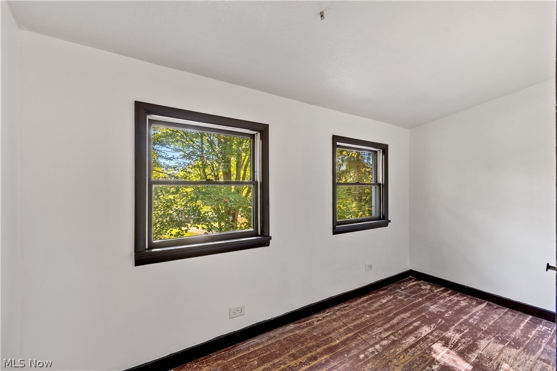 2855 Kendall Road Akron, OH 44321 - Photo 20 of 29 upstairs smallest room. very sunny