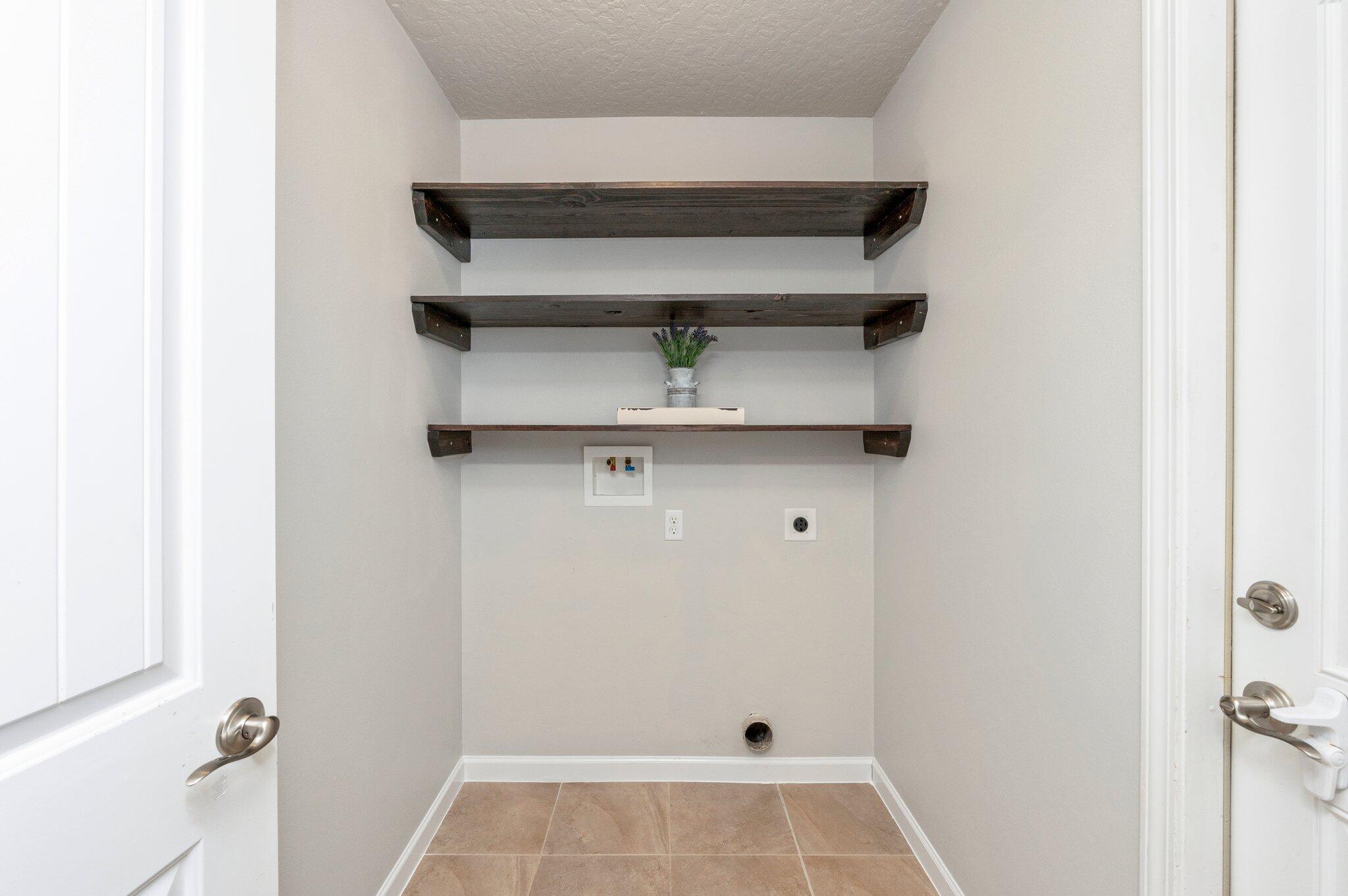 5280 Moore Loop Crestview, FL 32536 - Photo 47 of 54 a view of a room with shelf