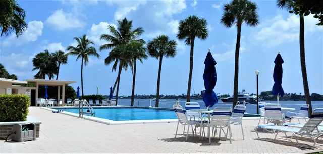 $4,000 | 2600 North Flagler Drive, Unit 403, West Palm Beach, FL 33407