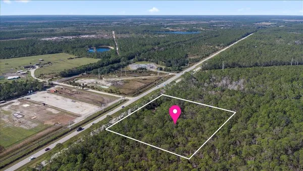 a view of a outdoor space with a mountain