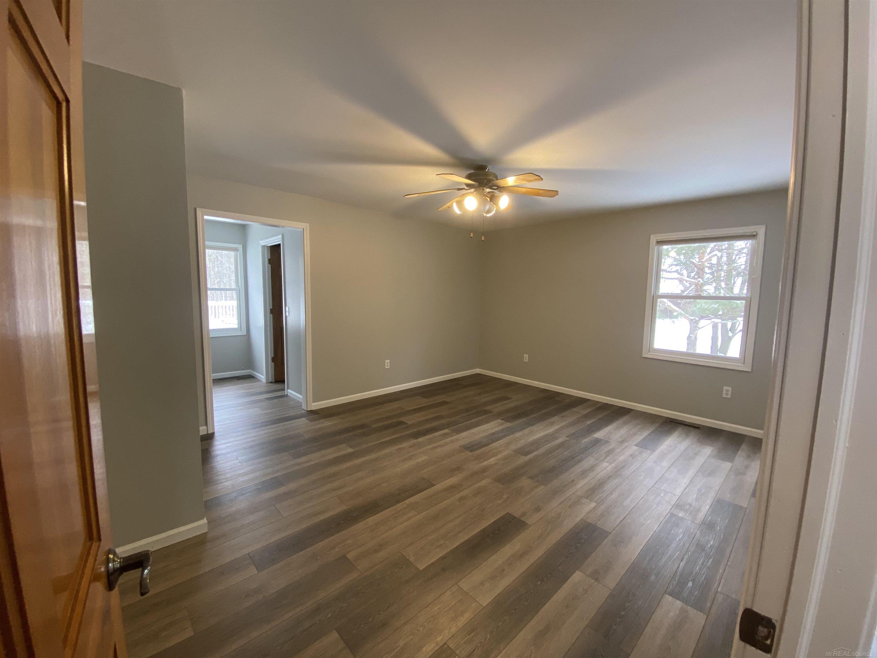 7207 Hackett Road Freeland, MI 48623 - Photo 16 of 25