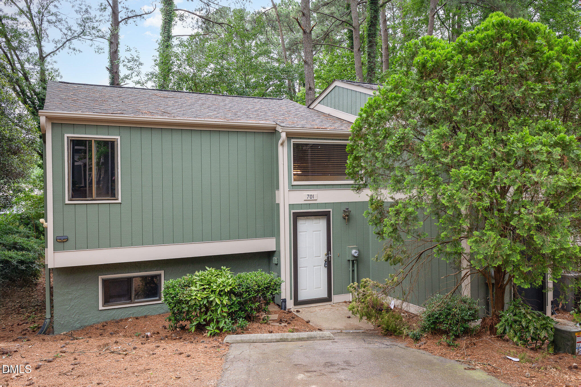 701 Godwin Court Raleigh, NC 27606 - Photo 2 of 16