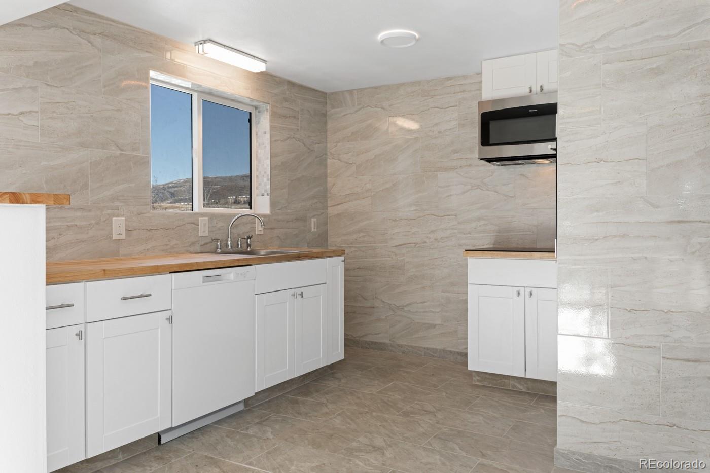 112 Riverside Court Avon, CO 81620 - Photo 5 of 26 Gallery Image 5