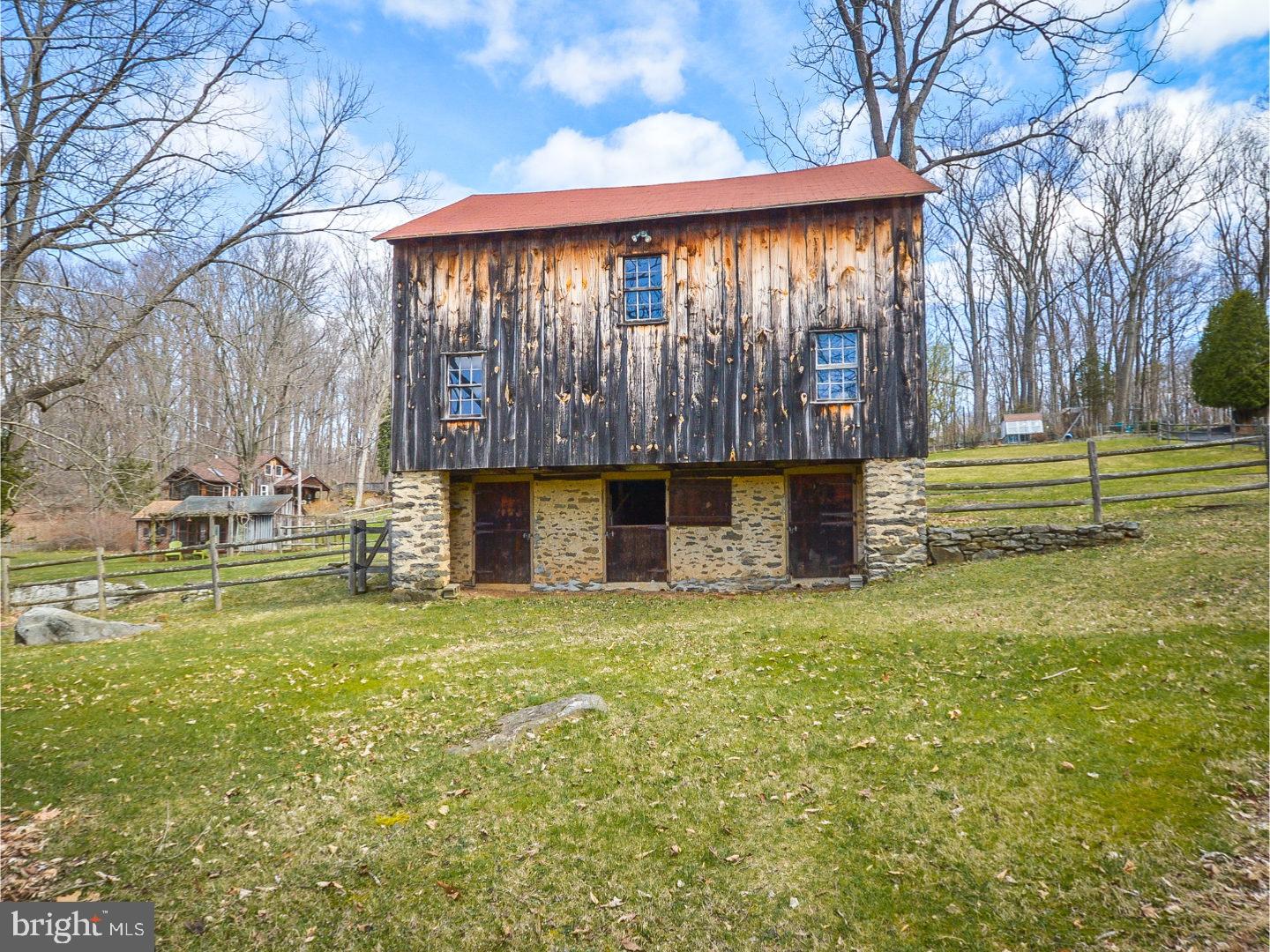 1140 Skymount Road Green Lane, PA 18054 - Photo 14 of 25 Barn